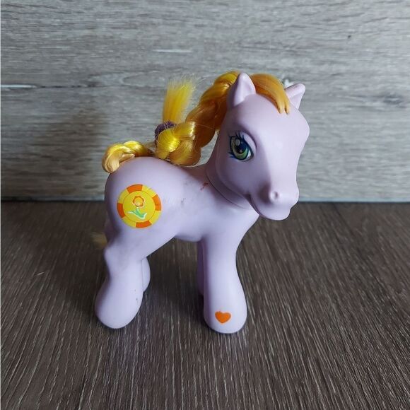 My Little Pony “Daisy Jo” G3 Purple with Yellow Hair Flower Cutie Mark 2002 - Picture 1 of 4